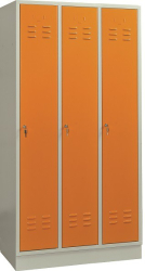 Kovov� �atn�kov� skri�a 3-dverov�, na sokli, RAL 7035/2003, CYL