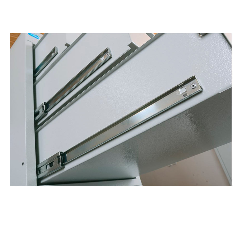 Kovov� kancel�rsky st�l 1980 03