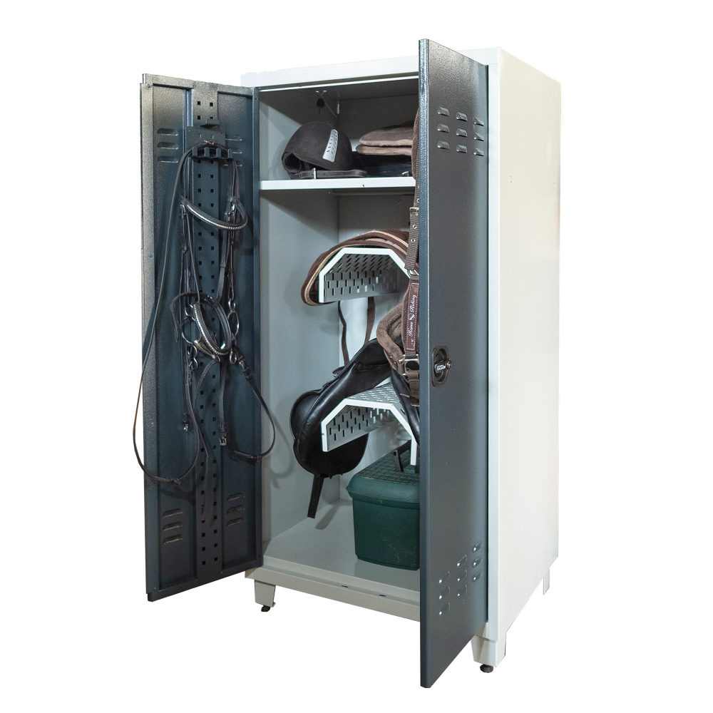 Kovov� staj�ov� skri�a na 2 sedl� a jazdeck� potreby, uzamykate�n�, real